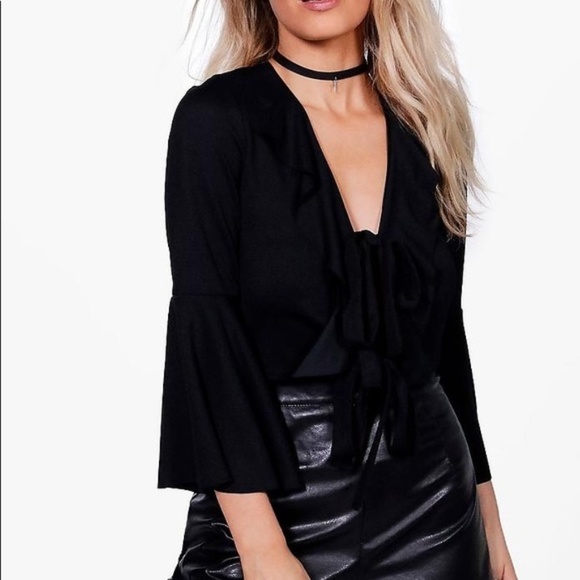 Boohoo Tops - NWT Boohoo Front Black Front Tie Cropped Blouse Top